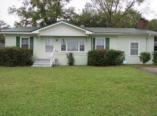 703 Dewey Ave, Douglas, GA 31533