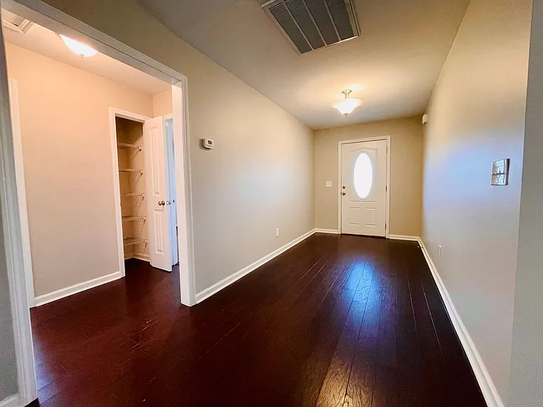 1404 Abberbury Dr — Photo 3