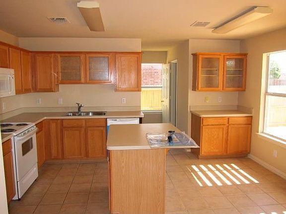 3rd image of 2713 Prairie Creek Dr