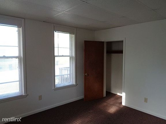Living Room - Coat Closet