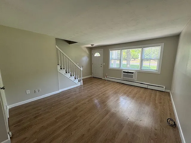 Farmington Court Apartments — Photo 39