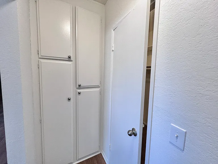 8720 Burnet Ave #21 — Photo 19
