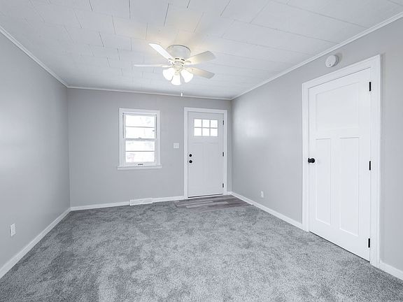 3rd image of 215 Willard Pl