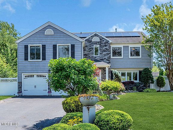 4th image of 1083 Cavan Drive