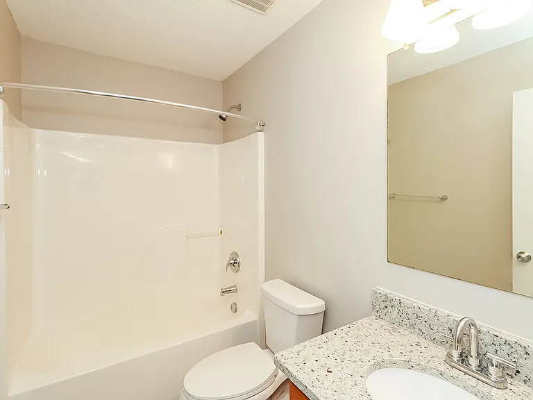 1112 Saint Phillips Ct — Photo 16