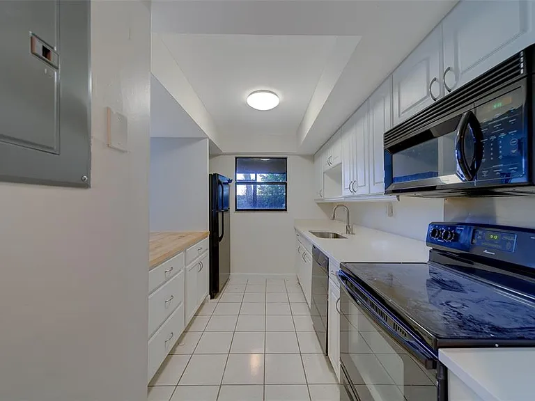 890 N Village Dr #103 — Photo 12