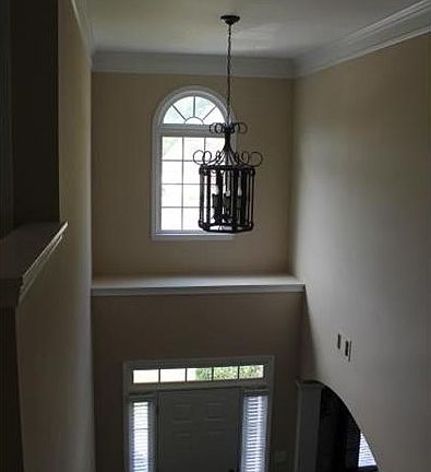 3rd image of 1612 Hillside Bend Xing