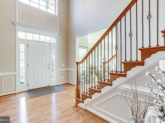 5th image of 4820 Christie Jane Ln