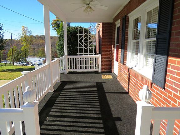 5th image of 326 Riverview Ct