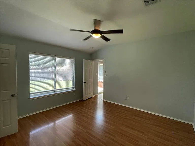 2501 Willow Way — Photo 15