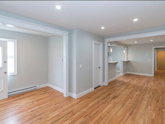5th image of 289 Chestnut St Floor 2