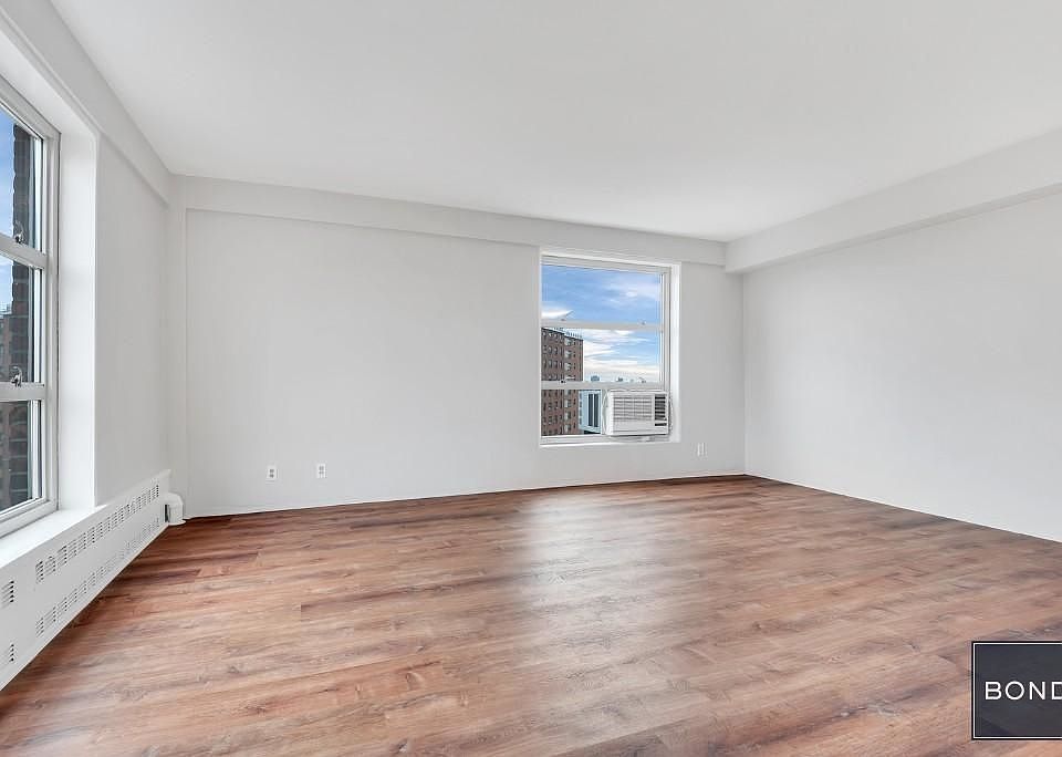 1st image of 80 La Salle St APT 17C