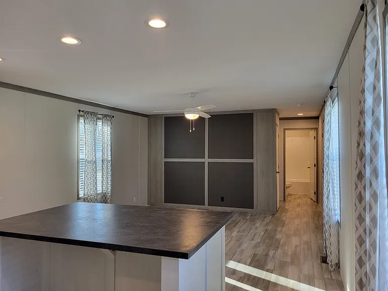 207 Devonshire — Photo 2