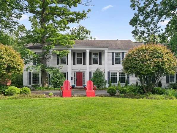 680 Carriage Way, Deerfield, IL 60015