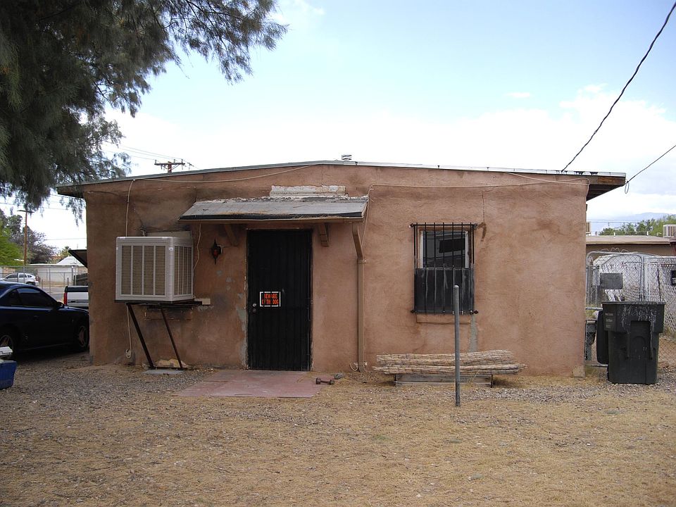 FRONT OF HOUSE AND PART OF FRONT YARD