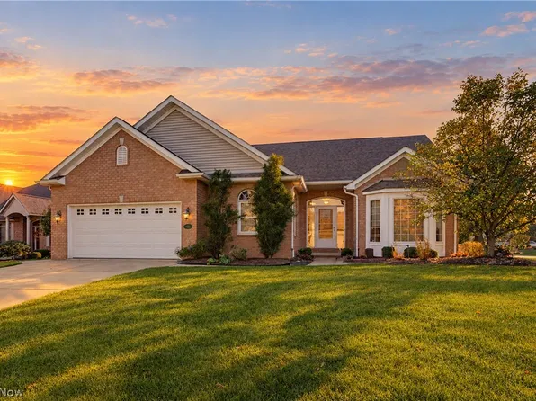 2222 Burberry St NW, North Canton, OH 44720