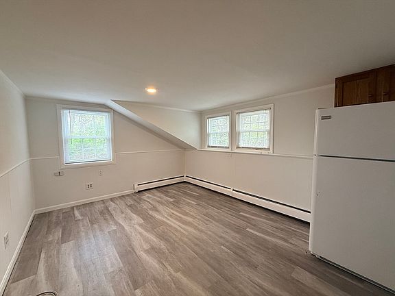 3rd image of 165 Bolton Rd #A
