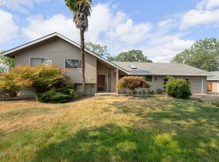 653 Thora Circle Dr, Winchester, OR 97495