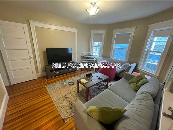 5th image of 44 Stanley Ave #0