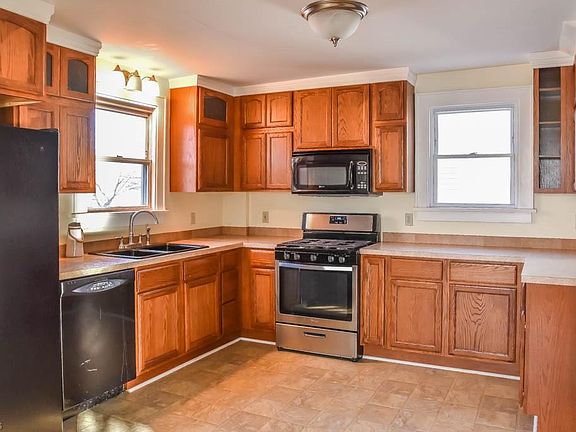 5th image of 927 Campbell Cir NE