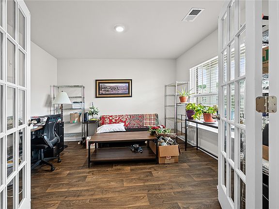 2nd image of 500 Ashwood Way