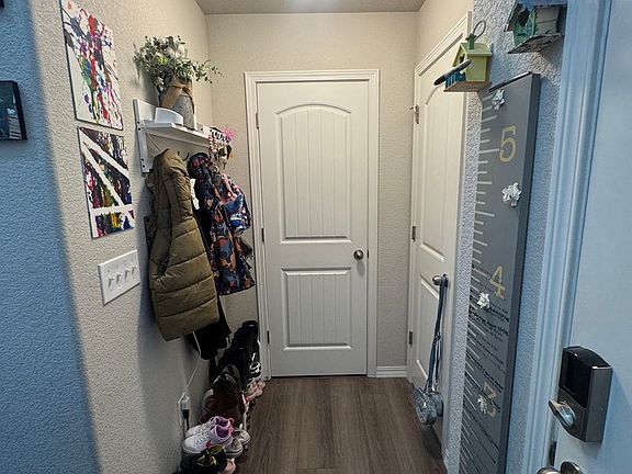 3rd image of 10863 Traders Pkwy