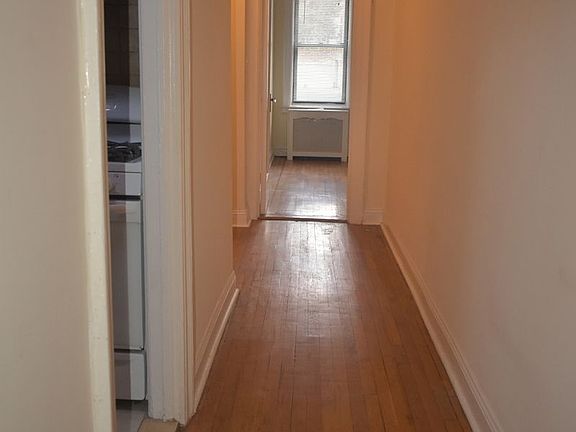 3rd image of 2828 35th St APT 1B