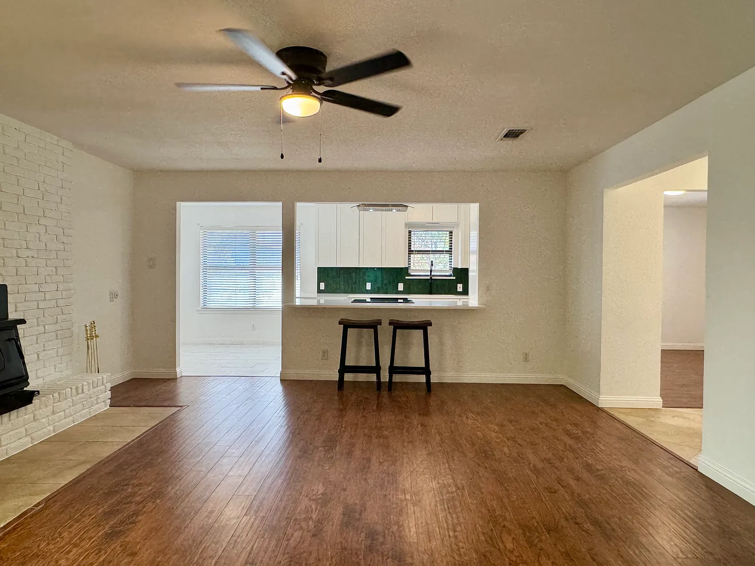 3 bed, 1808 sqft, $2,895 — Photo 4