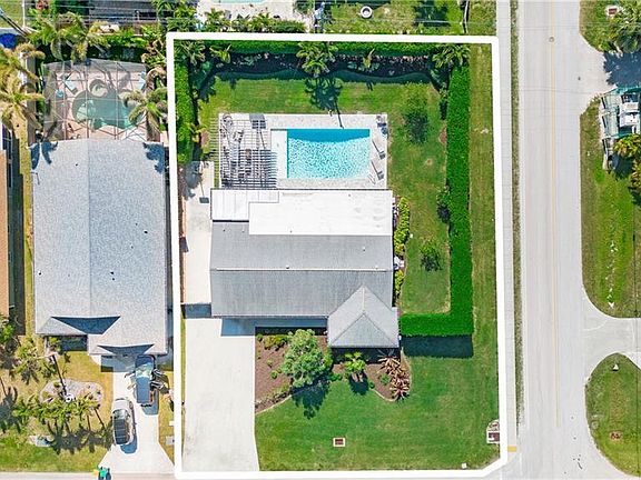 2nd image of 800 100th AVE N