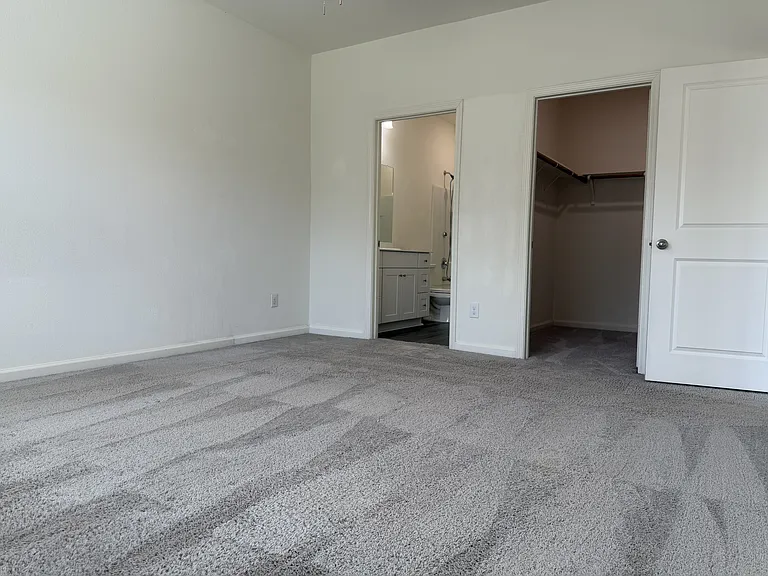684 Crestridge Dr — Photo 12