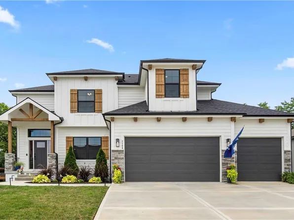1144 SW Heather Dr, Lees Summit, MO 64081