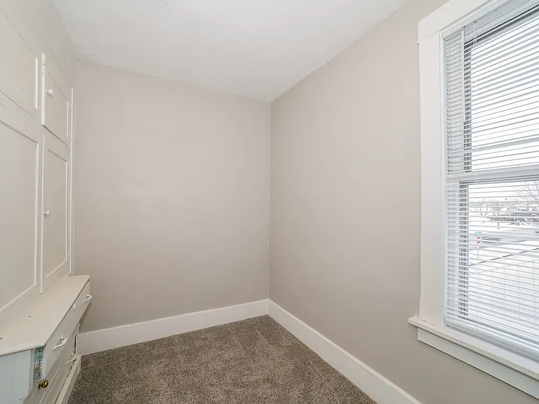 1649207_024_bedroom_13490155.jpg