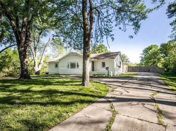 4904 Grandview Rd, Kansas City, MO 64137