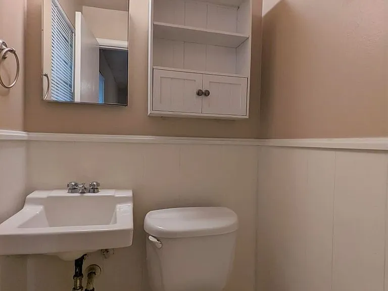 1813 Hardy Dr — Photo 27