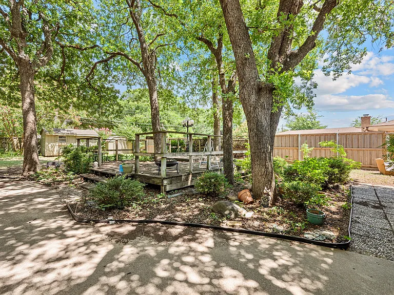 1332 Brookside Dr — Photo 17