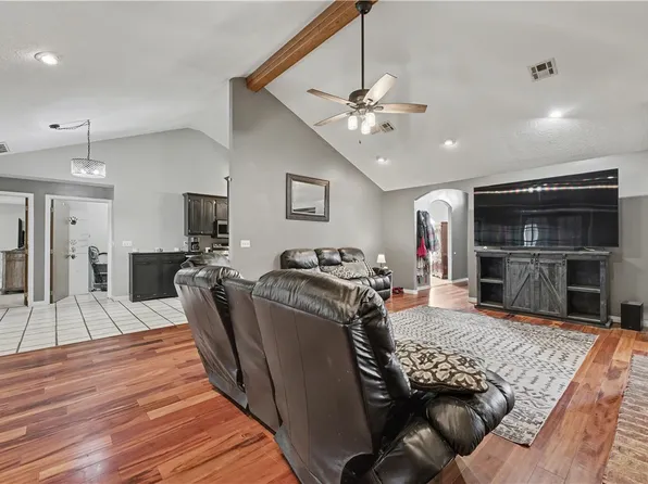 910 Raintree Ct, Siloam Springs, AR 72761