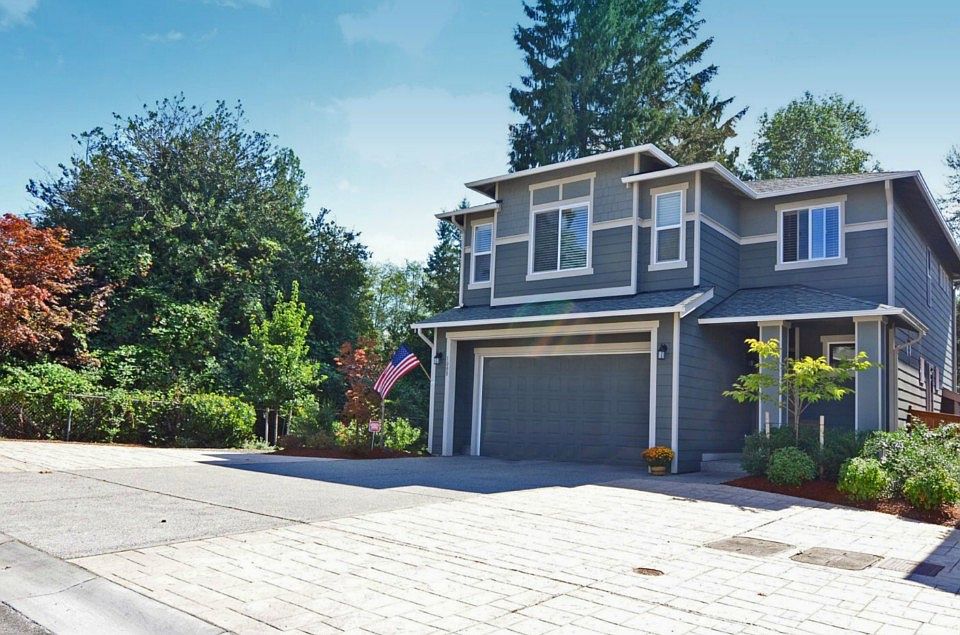 1st image of 1008 207th Pl SW