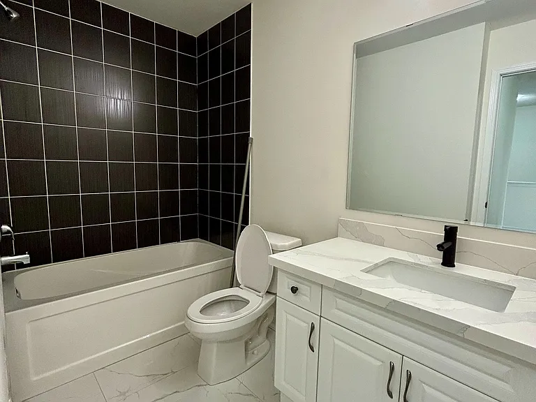 2464 Fall Harvest Cres — Photo 17