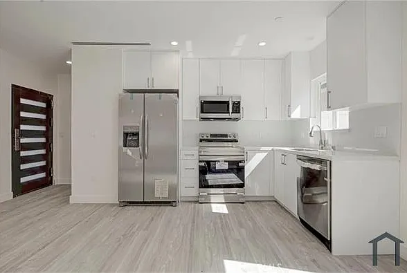 2 bed, 950 sqft, $2,900 — Photo 3