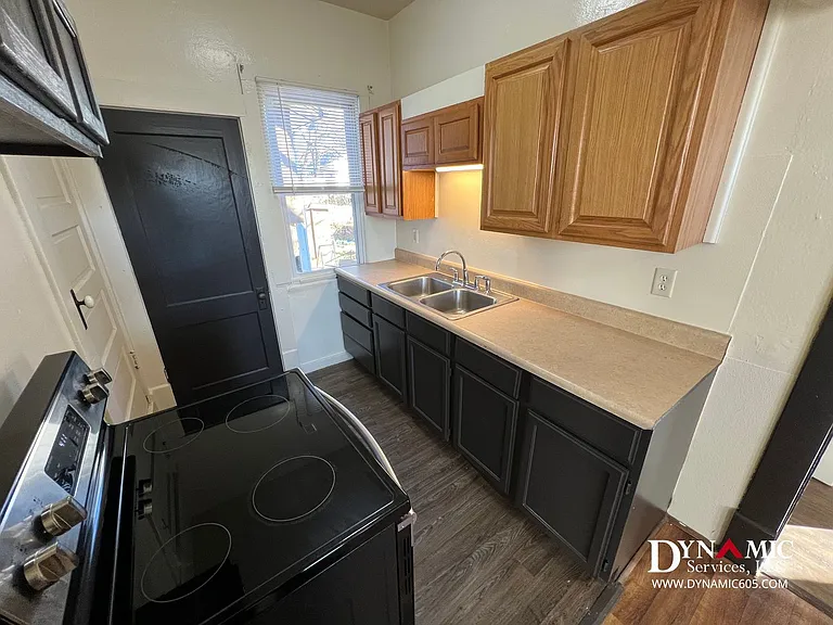 1417 W 10th St — Photo 11