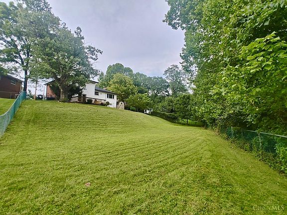 3rd image of 1600 Barnsdale Ct