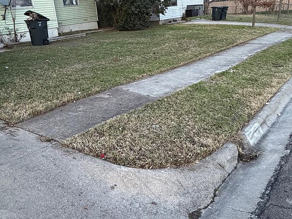 2nd image of 2209 Davis Dr