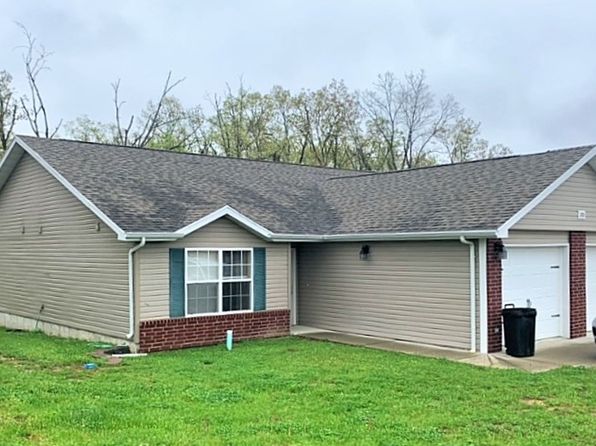 200 Lyle Curtis Cir APT B