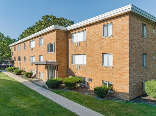 Water's Edge Apartments