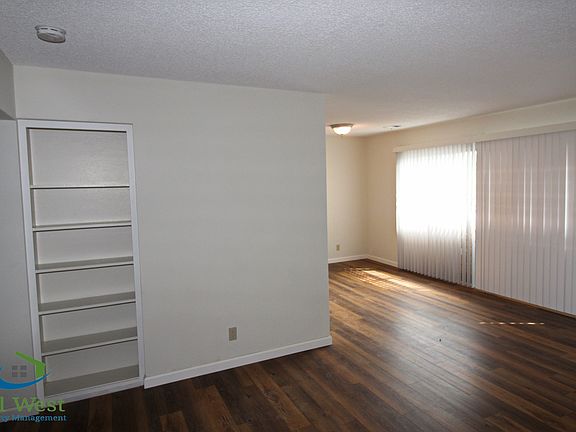 3rd image of 1621 Maurice Ln APT 3