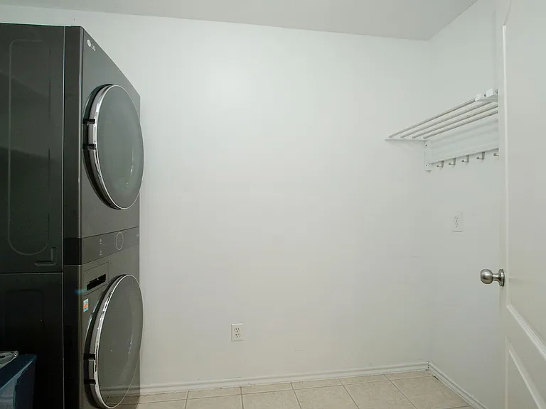 10314 Cliff Haven Ct — Photo 22