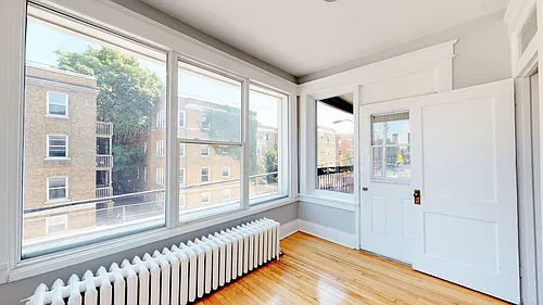 404 Elgin St Photo 1