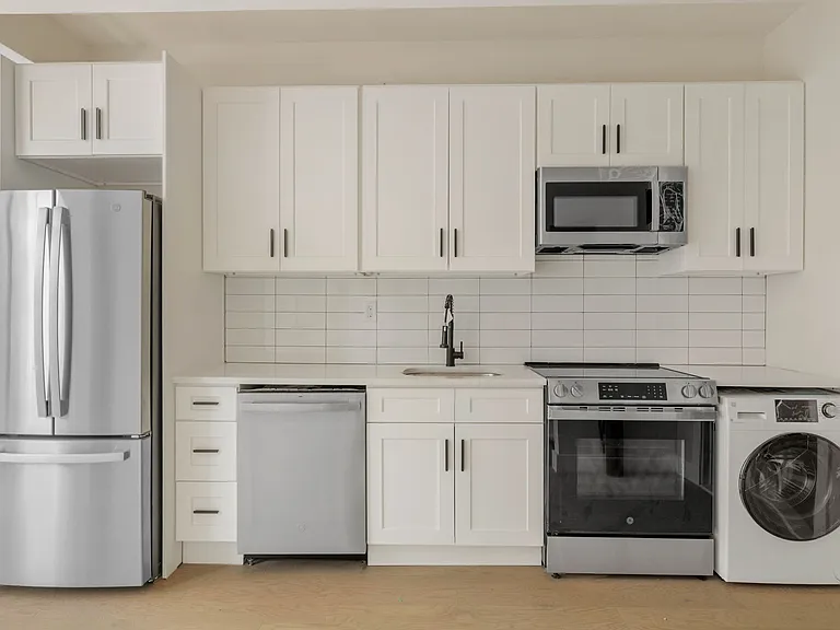 2111 Regent Pl #1F — Photo 3