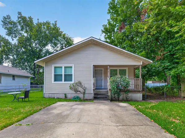 6010 Woodview Dr, Humble, TX 77396