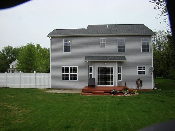 5th image of 8438 Engelwood Ave